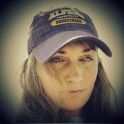 CourtneySlack's profile picture. AU '18