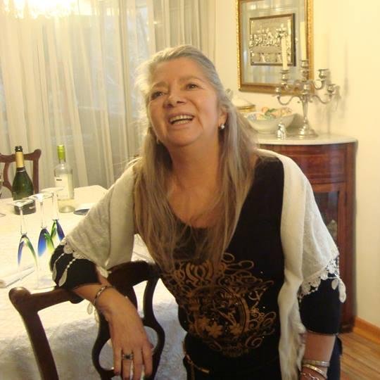 MUJER CHILENA , MADRE, ABUELA 
 Y AMIGA .CUANDO LA PATRIA ESTA EN PELIGRO DIOS Y EL SOLDADO SON INVOCADOS , PASADO EL PELIGRO, DIOS Y EL SOLDADOS SON OLVIDADOS.