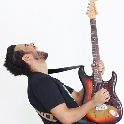 Músico, professor de guitarra e violão em BH e pela internet. Freelancer de bandas, gravações, vídeo aulas e workshops de guitarra por todo o Brasil.