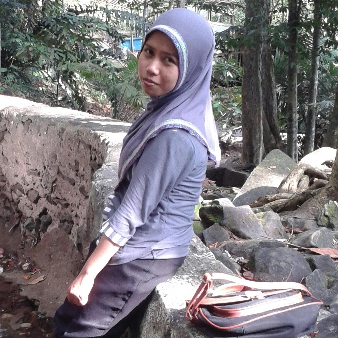 Tidak Cantik & tidak Kaya...