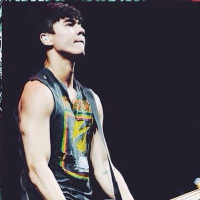 tweet me or dm me to get something off your chest about a fan acc you hate/love or somthing about your idol. i tweet the or i will i can keep them private.