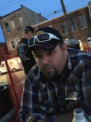 fboyer32's profile picture. im Git r done Deluxe 4 supporter n lover lol