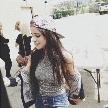 Darling you give love a bad name. 
|| 18. Single. || {RP | FL}