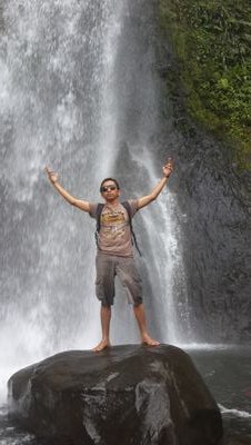 erick_tunasbmw's profile picture. Music Player