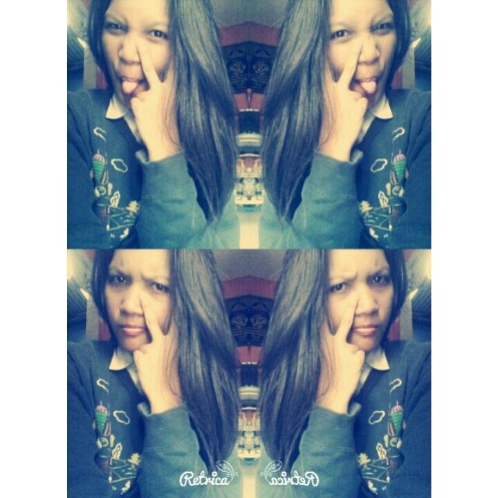 MUNAFIK (n)