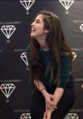 pactocamren's profile picture. [mae's voice] socorro desde que minha filha começou a escutar essa quinta harmonia ela olha bunda de menina na rua!