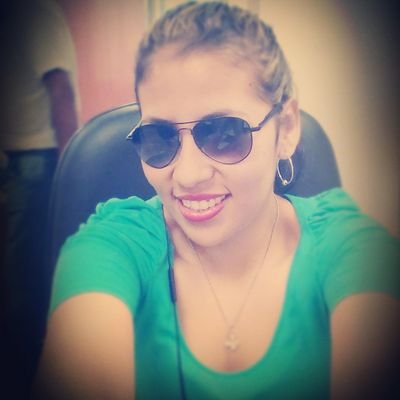 INGENIERA EN PROCESO, SOÑADORA, ALEGRE, FIEL AMANTE DEL FUTBOL, CONSTRUCCIÓN CHIVA HASTA LA MUERTE Y MADRIDISTA DE CORAZON.