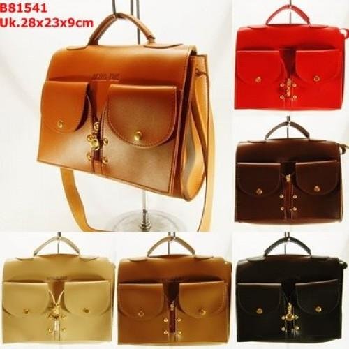 menyediakan aneka tas kece, unyu banget dengan harga yang gokil abiiisss :) ditunggu orderanya sistaa :* cp:085707550378