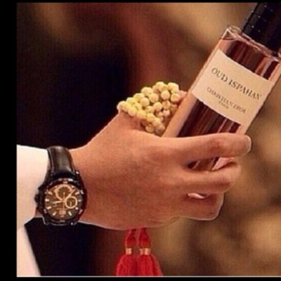 Fofo_r22's profile picture. إذا إنتهت علاقتك يوماً ما بإنسان أحببته، إجعل من قلبك مخبئاً سرياً لكل أسراره وحكاياته ، فالعلاقات أخلاق ! - ☺️ابن رجل اعمال ☺️ -