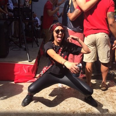 ohio state. πβφ. aquarius. melomaniac. gypsy. yogi. family. giraffes. whiskey. yankees. cowboys. devils. may all your pain be champagne. g o o d  v i b e s.