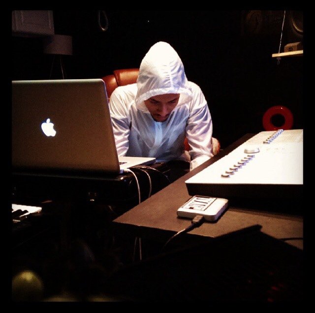 PRODUCER SINGER/SONGWRITER 216bam@gmail.com 2167735595 serious inquiries only..