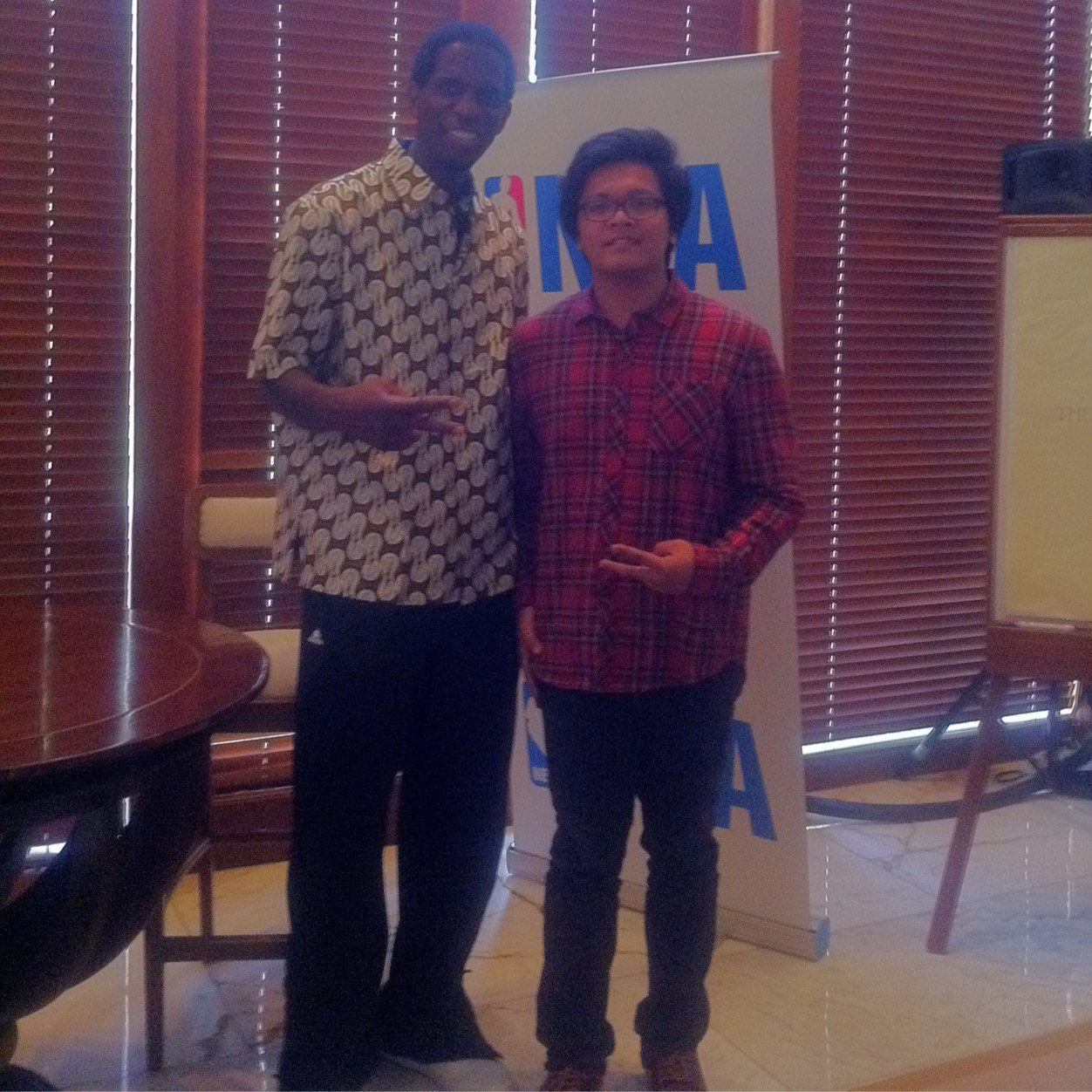 iksanity's profile picture. San Antonio Spurs and AC Milan fans. Admin 2 @Spurs_IND. Lefty. Former writer of @airalamo and @spursonsixth.