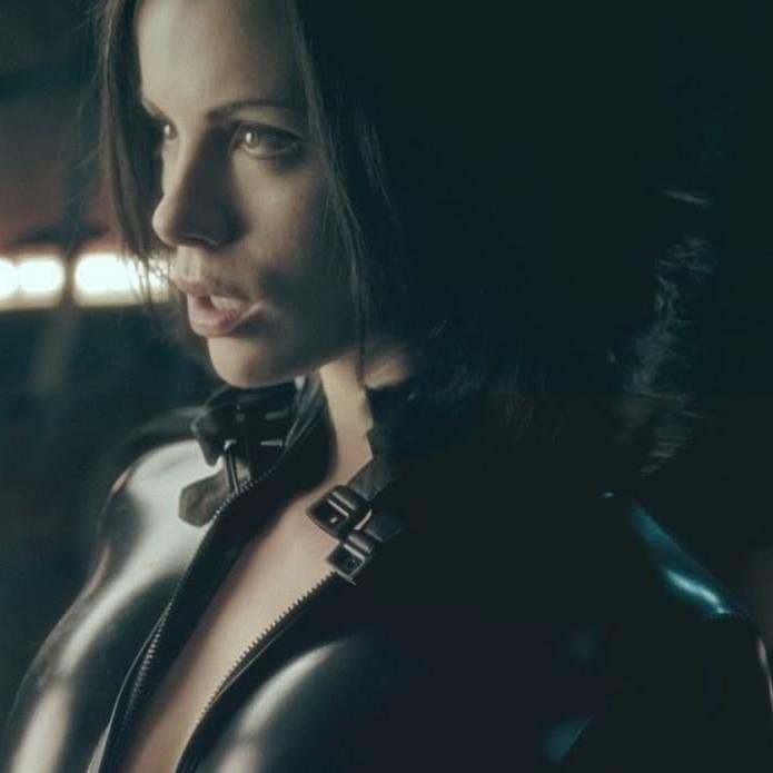 753 years old Vampire Queen of Cleveland&Clanleader of the Order. Warrior with all her Heart and Soul!