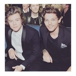 ❁☾hey FOLLOW @1D_donut bc she loves you & she gave you this FREE follow☽❁