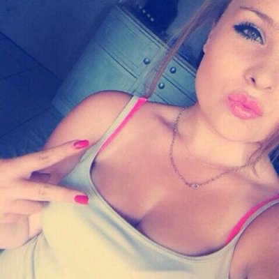 ChloFouchecourt's profile picture. MyName Is Barbie And BieberHaglestin I love Pike Kiiss❤️