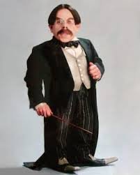 Flitwick_Fifi's profile picture. Professeur Filius Flitwick, directeur de la maison Serdaigle. 
ask.fm = @ProFiliusFlitwick (dark Filius)