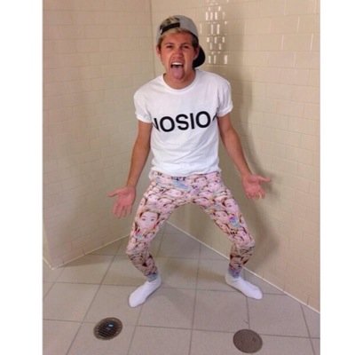Hey !! this is a free follow , pls follow my main acc @ispinthehxrry bc i do follow back :) !