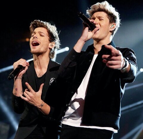 MUSIC MAKE'S ME ALIVE →ONE DIRECTION←