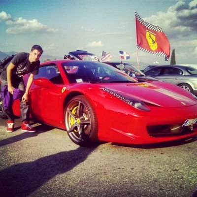 22 años. Amante de los coches y futuro piloto de rally. Asturiano encerrado en tierras Salmantinas. El mejor @Daddy_Yankee. [OO==[][]==OO] [///M]