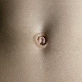 i love belly buttons, belly play, torture and outies. follow and tweet me to talk belly buttons. #bellybutton #bellyfetish #outie #bellybuttonplay