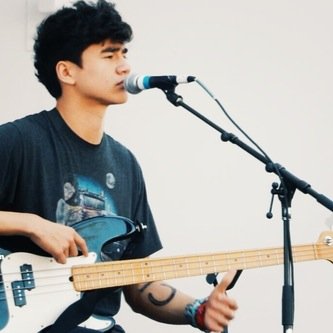 Go and follow @superhero_calum if you feel like it. PLEASE RT https://t.co/hSvIwGQWtK