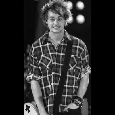 Go and follow @superhero_calum if you feel like it. Love you