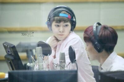 dont follow this acc but go follow her @saranghae98 . This is her followback ^^ .thanks