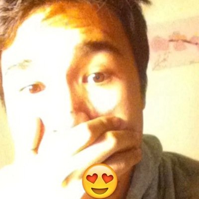 Follow @chrismoyah1 he follows back and favorites❤ im going to be giving shoutouts an doing follow trains soon