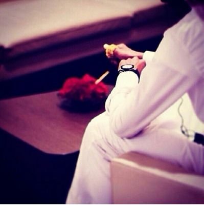 الــي يـجـهـل قـيمتـک ...لإ تلـتـفِـت له