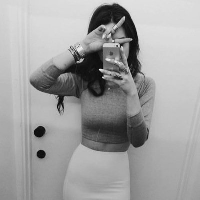 Taille : 155cm. Poids : 70kg. Objectif : 50kg.