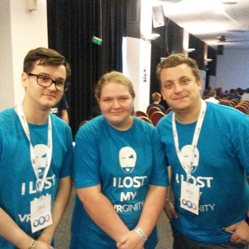 bogi1110's profile picture. Mindenki megpróbál valamivel kitűnni a tömegből, én például azzal, hogy egyszerű vagyok! :D