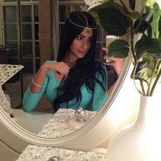 كُلما كبر الله في قلبك كُلما صغر كلّ شيء.