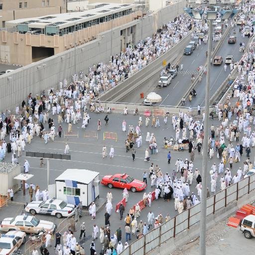 رَبِّ أَوْزِعْنِي أَنْ أَشْكُرَ نِعْمَتَكَ الَّتِي أَنْعَمْتَ عَلَيَّ وَعَلَى وَالِدَيَّ وَأَنْ أَعْمَلَ صَالِحًا تَرْضَاهُ وَأَصْلِحْ لِي فِي ذُرِّيَّتِي