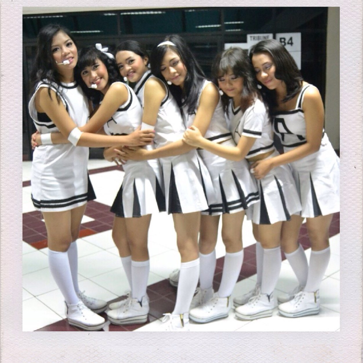 [The opening act of Shinzu'i White Concert 2014] A dance cover group from Depok, Indonesia. Debut: June 7th 2014. Keep support us:) Dance for Life! Cp? Mention!