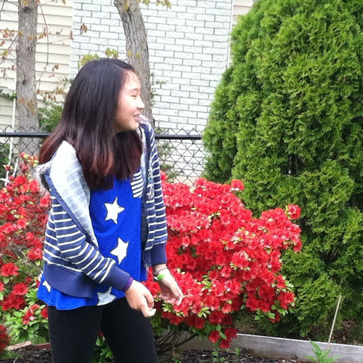 eradsoccer's profile picture. Hi my name is Elizabeth. I love soccer,candy,food,music,my family,art,and traveling!!! i also like to simg and dance so ya that me!