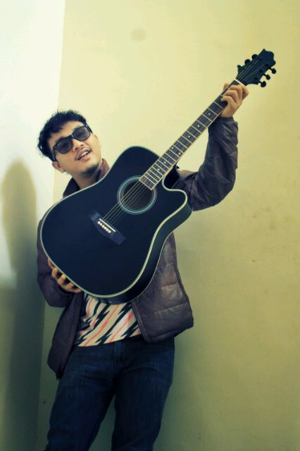 Song Writer, Guitarist, and Disc Jockey, of NoIzE band, being in a Rock Band is Still the Best, fucking job in the world  http://t.co/yQNbfDdprc