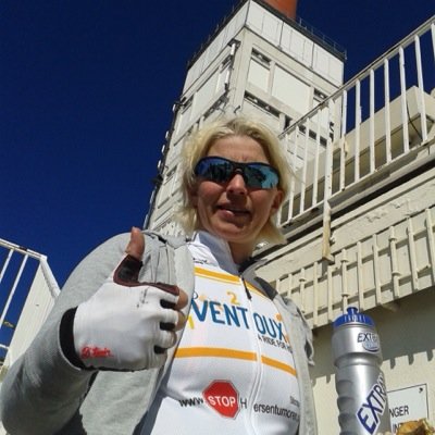 docent Broekland College, deelnemer Ventoux3, voetballer bij RKSV Minor en ZVV De Keelkampers.