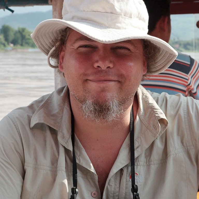 Journalist & photographer I created my photo website in 1997 : https://t.co/BCwL1TdvUH