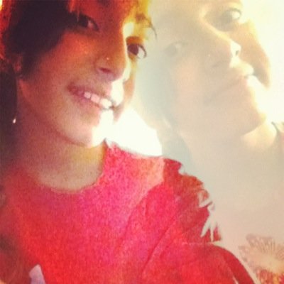 Heyy:3 Im athletic , i like food and green(; Follow me and ill follow bacck:**