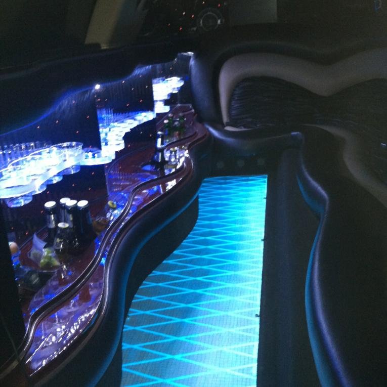 Hummer and Stretch Limos
Party Bus Rental