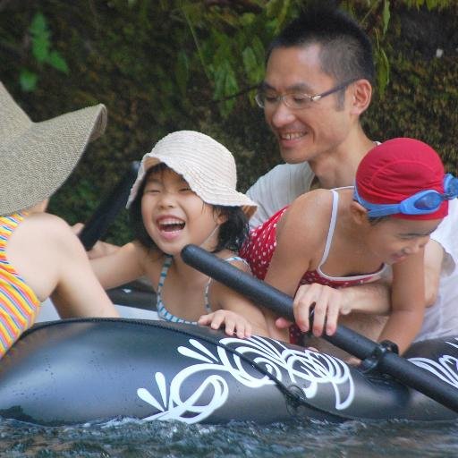 nakayoshizenbun's profile picture. 木の花ファミリーは、赤ちゃんからお年寄りまで個性豊かな100人近い人々が互いを想い、助け合いながら、自然と調和して生きる21世紀の暮らしを実践するコミュニティです。僕はそこで経理や管理事務を担当しています。