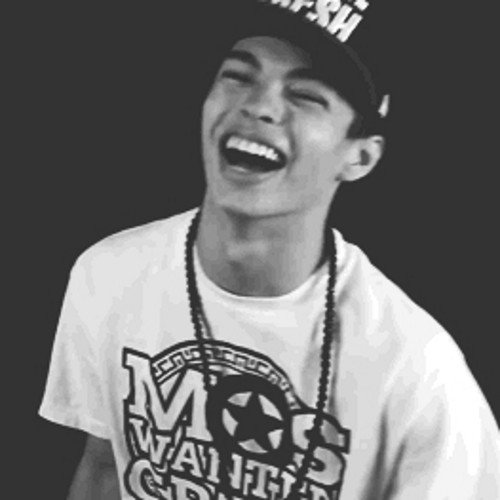 Ethan Ian Estwood / 19yo / alone / dancer