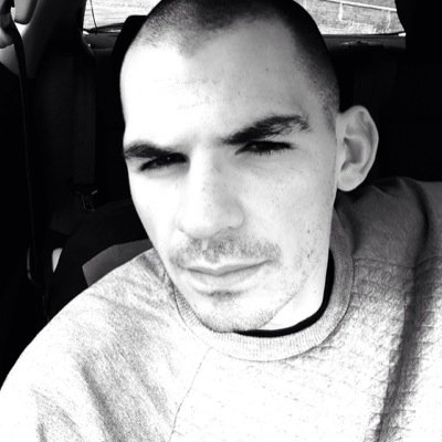 teza10's profile picture. 