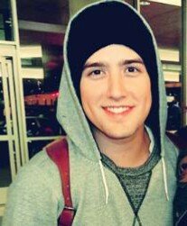 Demi is my super model and she still eat at McDonald's baby, I'm not invisible for BTR, 1D can love me more than this...  xoxo RH: 27/01/2012