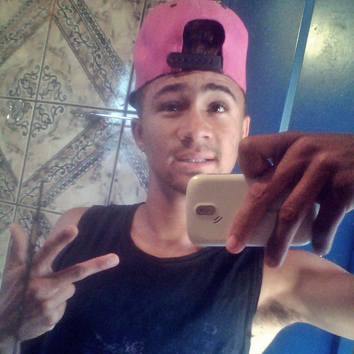 sou um futuro do futebol kkk sqñ mas jogo bem,,  me add https://t.co/D0CwhqguXB