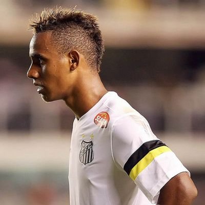 Atleta professional do santos fc-Press/Marketing contacto@jornalismofc.com