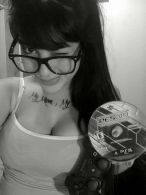 Im Lucy , I have 23 Years , ¡Im from London!
Im addictec to Fifa
