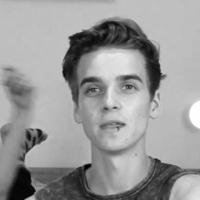 free follow from @KIANMCFLYSUGG be nice 2 her