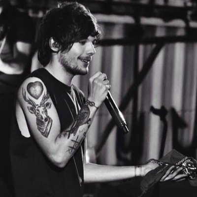 follow @rocksmystyles please. ily !