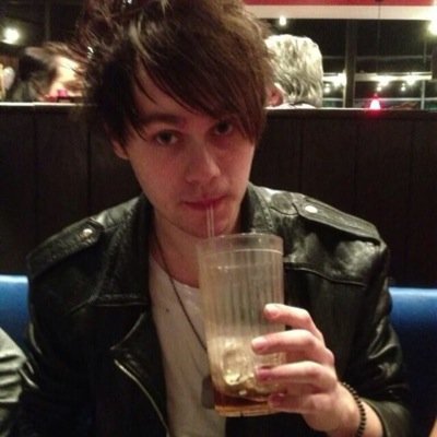 please follow @Punk5Edits because we gave you a free follow